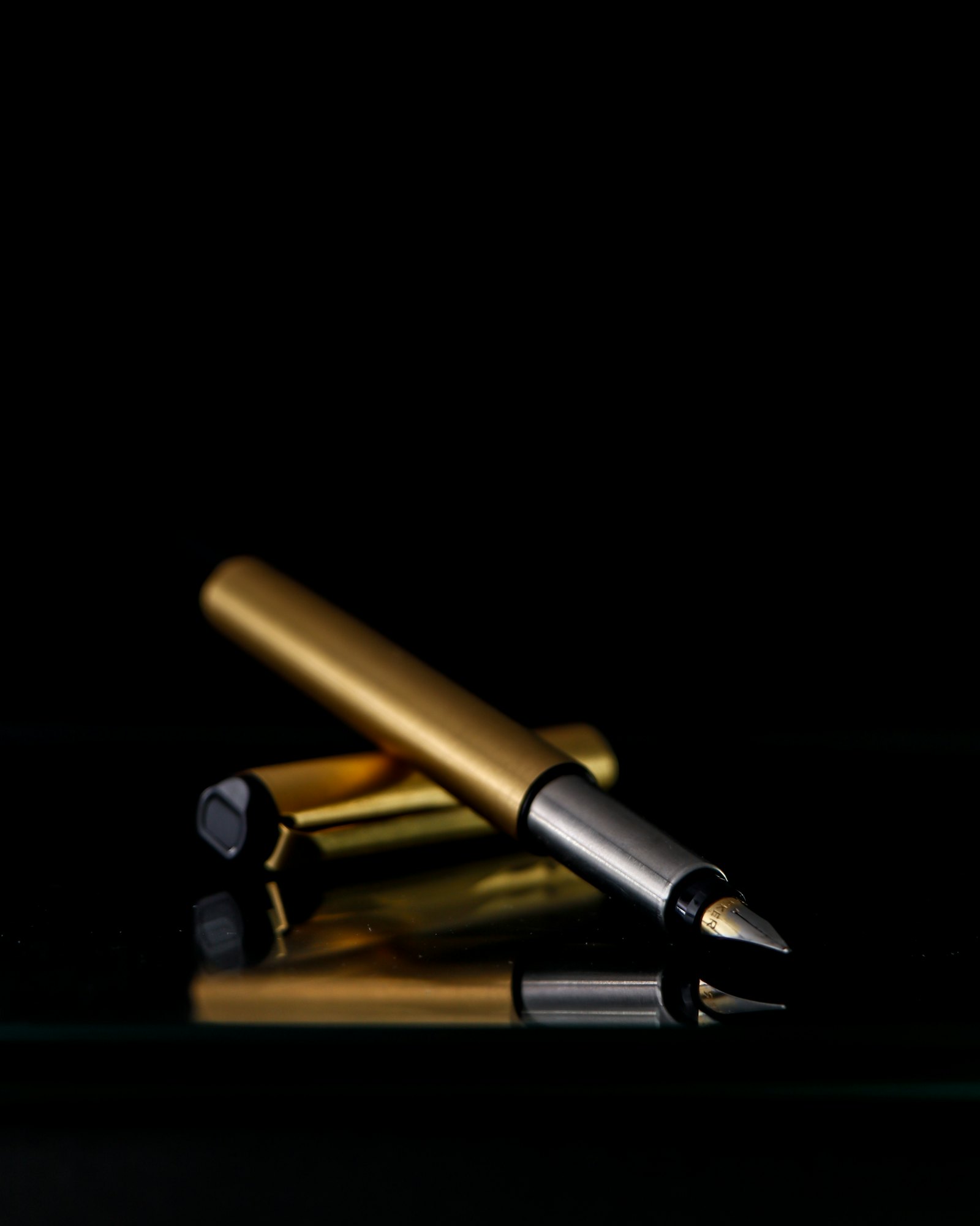 Legal Contract Signing Pen — La Canada Flintridge Brain Injuries Lawyer, La Canada Flintridge CA