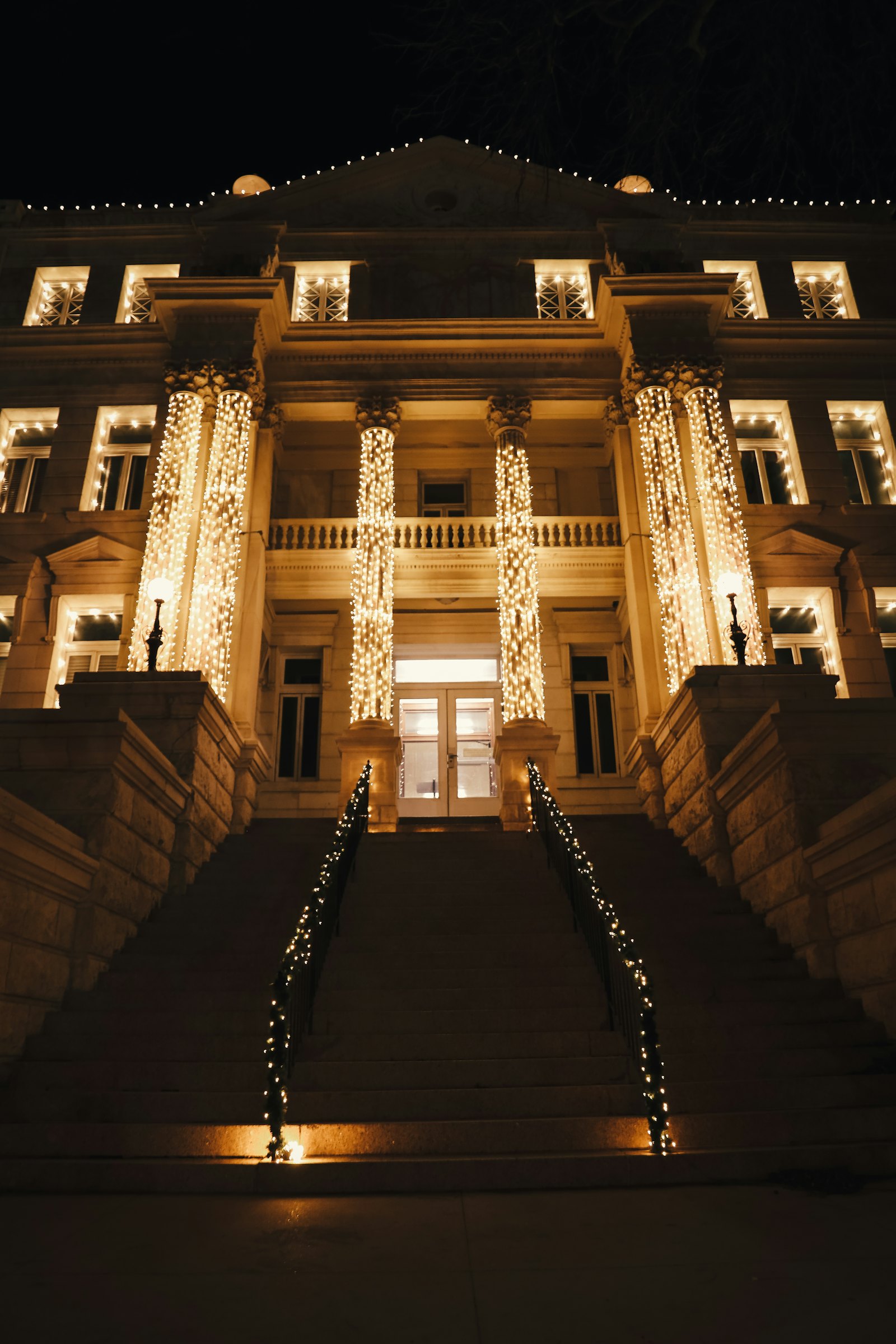 Courthouse Steps — Abogados Fuertes Lawyer, Los Angeles CA