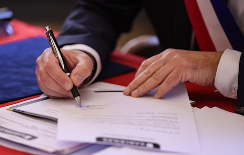 Signing Contract — Thousand Oaks Broken Bone Injuries Lawyer, Thousand Oaks CA
