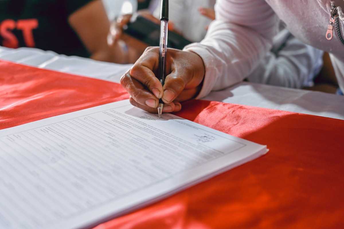 Signing Contract — Lakeside Broken Bone Injuries Lawyer, Lakeside CA