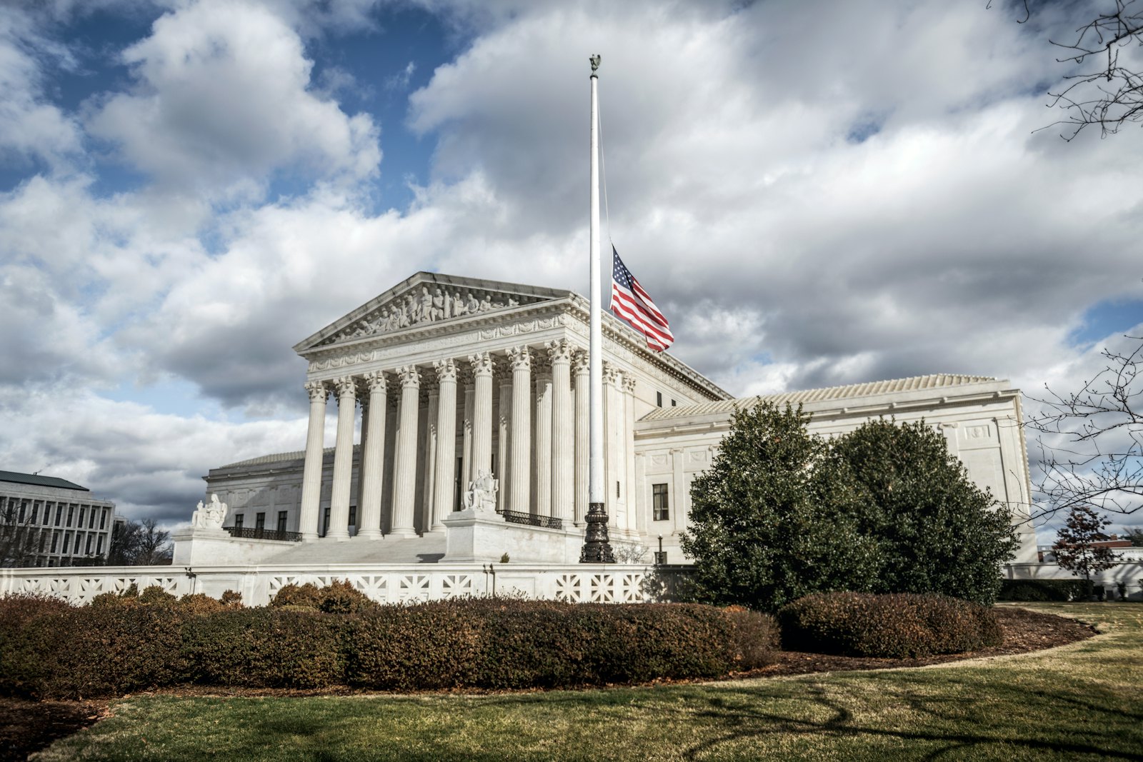 Supreme Court Usa — Bellflower Spine Injuries Lawyer, Bellflower CA