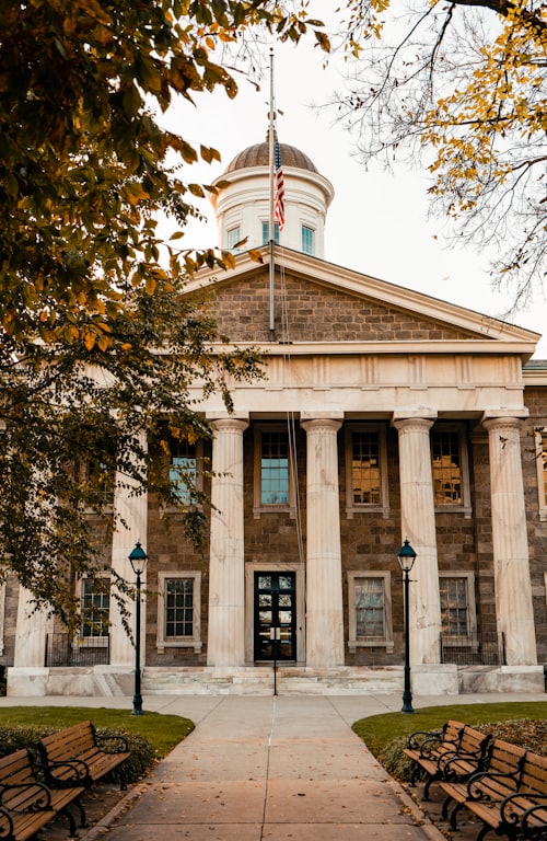 Courthouse Steps — Wrightwood Abogados Fuertes Lawyer, Wrightwood CA