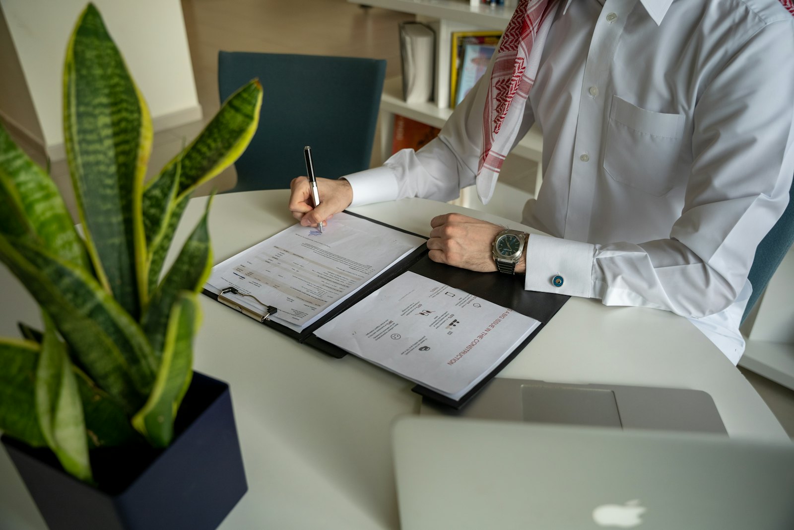 Signing Contract — Roth Transit Accidents Lawyer, Los Angeles CA
